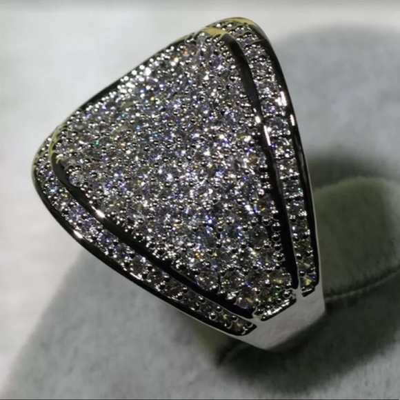 Ladies Silver White Princess Ring. New!!! - Picture 3 of 5